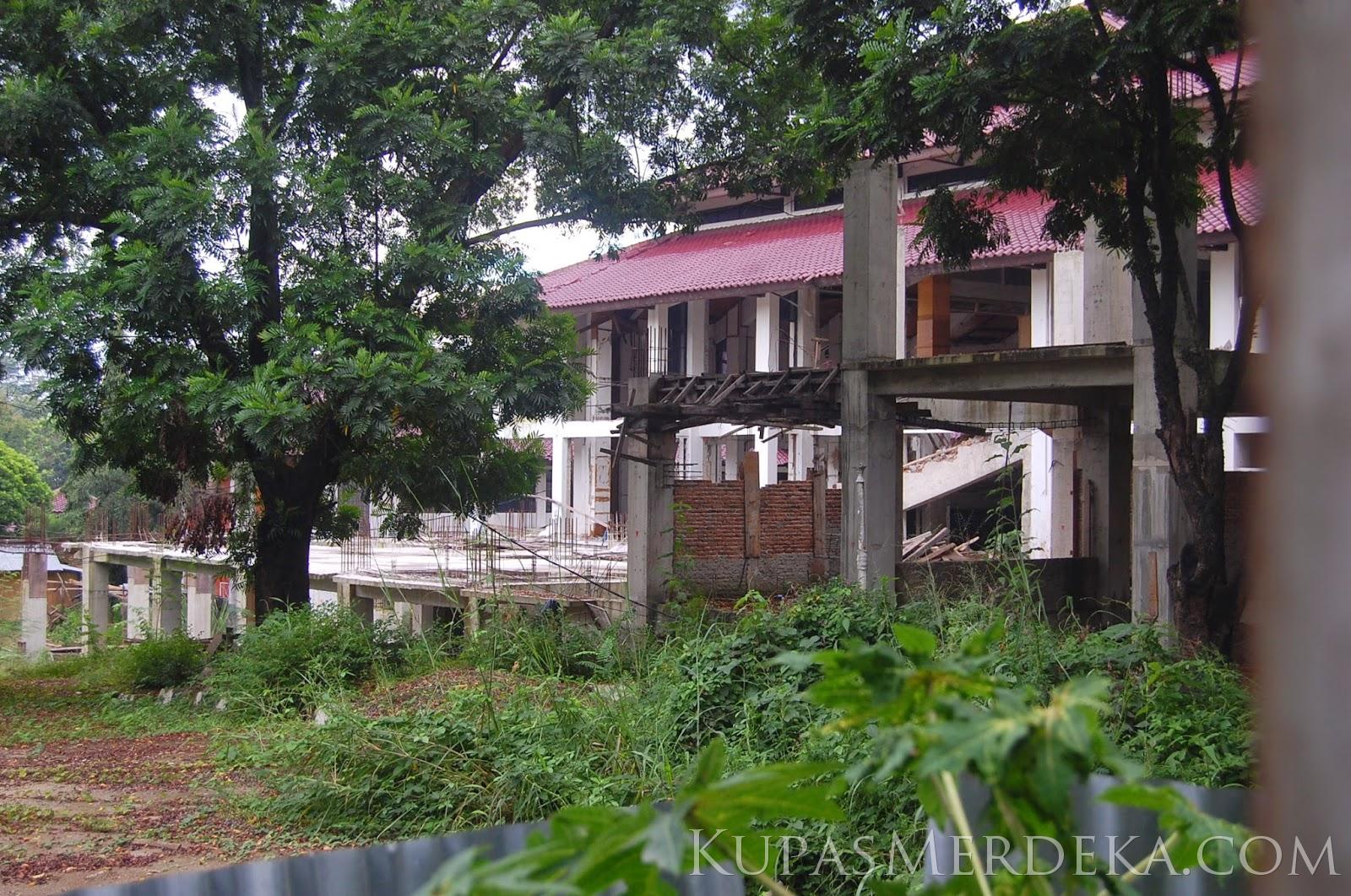 gedung DPRD Kabupaten Bogor mangkrak