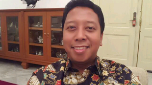Ketua Umum PPP versi Muktamar Surabaya, Romahurmuziy