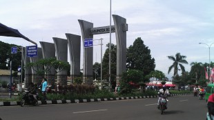Jalan Tegar Beriman, Cibinong