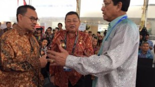Kiri-kanan: Menteri ESDM Sudriman Said, Gubernur Kalbar Cornelis dan Gubernur DI Yogyakarta Sri Sultan Hamengkubuwono X (dok. KM)