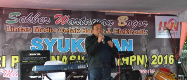Ketua Umum Sekber Wartawan Bogor H. Danang memberikan Sambutan pada syukuran HPN Sekber Wartawan Bogor, Kamis 11/2 (dok. KM)