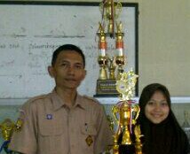 Helina Amara (kanan), siswi SMPN 1 Cibungbulang yang meraih Juara II lomba MTQ tingkat Provinsi (dok. KM)