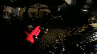 Dampak longsor di bilangan Lawang Gintung, Kota Bogor yang menyeret kendaraan warga dan menimbun 6 rumah. (dok. KM)