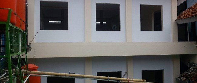 Masjid yang tengah dibangun di SMPN 1 Cianjur. (dok. KM)