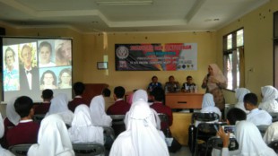 Sosialisasi AMBB kepada pelajar dalam upaya melawan peredaran narkoba, Pamijahan 12/4 (dok. KM)