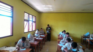 Situasi saat UN di SMK Nusantara, Citayam, Bogor (dok. KM)