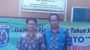 Hasyim Ridho, Guru Berprestasi di Kota Depok beserta kepala sekolah SDN Harjamukti 4 Endang Wahyudi (dok. KM)