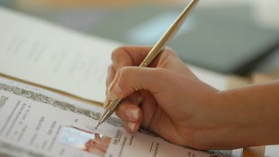 Ilustrasi layanan pencatatan sipil