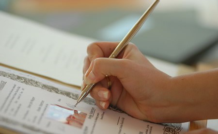 Ilustrasi layanan pencatatan sipil