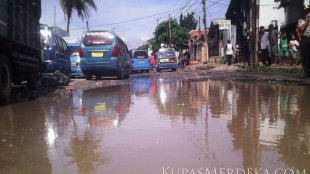 Kerusakan Jalan Raya di bilangan Jalan Sanja, Citeureup, Kab. Bogor (dok. KM)