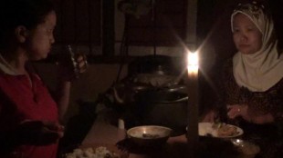 Warga di beberapa kecamatan di kabupaten Kapuas Hulu mengalami mati lampu sejak seminggu yang lalu (dok. KM)