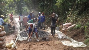 Pembangunan jalan desa di Desa Cibitung Wetan, Pamijahan (dok. KM)