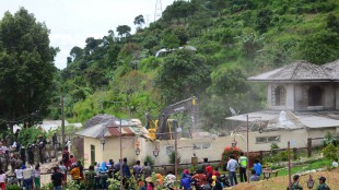 Pembongkaran vila liar di kawasan Puncak, Bogor (dok. detakbogor)