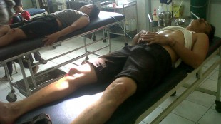 Dua polisi korban kecelakaan lalu lintas di ruang perawatan RSUD Dr. Achmad Diponegoro (dok. KM)
