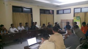 Camat Pamijahan dan Muspika Kecamatan Pamijahan serta pihak perusahaan PT.JDG lakukan audiensi terkait surat penolakan uang kerohiman oleh petani ikan (dok. KM)