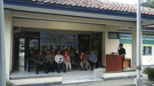 Camat Pamijahan Rosidin berikan sambutan dalam acara buka bersama yang digagas PT.JDG (dok. KM)