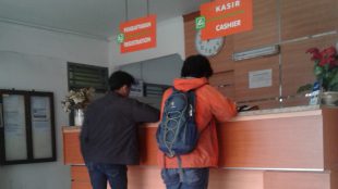Suasana pelayanan administrasi di RS Citra Insani, PArung, Kab. Bogor (dok. KM)