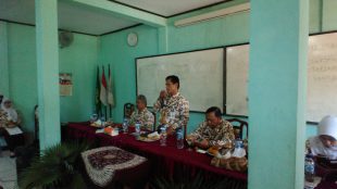UPT Pendidikan Cimanggis pimpin acara Sertijab sejumlah Kepsek SD Negeri, Kamis 28/7 (dok. KM)