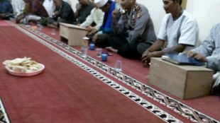 Kapolsek Nanggung AKP. Doddy Rosjadi SH ikuti pembukaan pengajian pemuda Kampung Batu Putih (dok. KM)