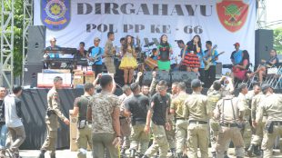 Pol PP saat merayakan ulang tahun di halaman Mako Pol PP (dok. KM)