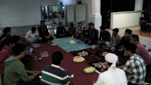 Para Aktivis lintas generasi adakan diskusi di padepokan Raga Wishesa Kijalu Gunung Geulis Pamijahan (dok. KM)