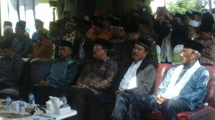 Dewan Pakar ICMI Orda Bogor Barat H. Asep Wahyu Wijaya (tengah) yang juga Anggota DPRD Provinsi Jabar menghadiri Silakda ICMI Orda Bogor Barat (dok. KM)