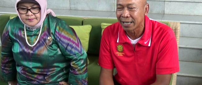 Bupati Bogor Nurhayanti bersama ketua Badan Promosi Wisata kab Bogor saat wawancara dengan wartawan. (dok. Irfan/KM)