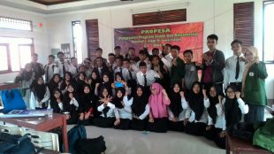 Siswa baru di STAI Al-Aulia Cibungbulang, Senin 26/9 (dok. Dian/KM)