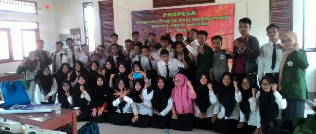 Siswa baru di STAI Al-Aulia Cibungbulang, Senin 26/9 (dok. Dian/KM)