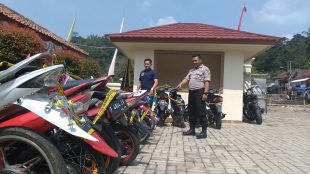Beberapa Unit kendaraan roda dua bodong yang berhasil di amankan di Mapolsek Nanggung (dok. KM)