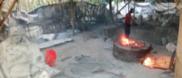 Aktivitas peleburan timah di pabrik di Rumpin, Kab. Bogor (dok. KM)