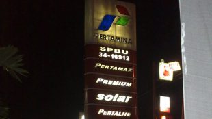 SPBU 34-16912 di jalan Raya Bogor km 30 (dok. Tengku/KM)