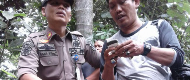 Kabid Riksa Pol PP Kab. Bogor Agus Ridho memberikan keterangan kepada wartawan (dok. KM)