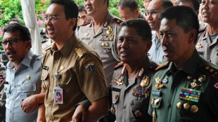 Gubernur DKI Jakarta Basuki Tjahaja Purnama (Ahok, kedua dari kiri) (stock)