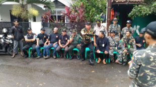 Anggota kepolisian, Banser NU dan ANAS Getol turut mengamankan peringatan Asyura oleh penganut Islam Syiah di Cibalagung, kota bogor (dok. KM)