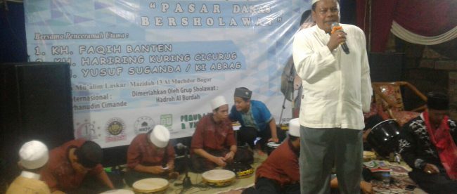 Kades Sukamantri, Kecamatan Tamansari, Arsya Mardjaja memberikan sambutannya pada acara tabligh akbar 