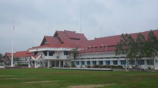 Kantor Bupati Barito Selatan, Kalimantan Tengah (dok. Arief Rahman Saan/Wikimedia)