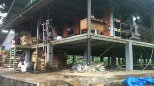 Peternakan ayam di bilangan kelurahan Tamansari yang dikeluhkan warga (dok. Budi/KM)