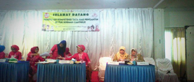 Uji Kompetensi Tata Rias Pengantin yang diadakan oleh TUK Rumah Cantigue, Depok (dok. Rully/KM)