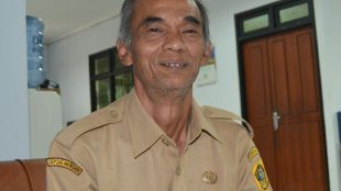 Staf Diskoperindag Kabupaten Bogor Sardjana saat memberikan keterangan kepada KM, Senin 31/10 (dok. KM)