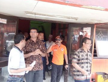 Budi Aksomo (berbaju orange) saat menerima delegasi dari Negara Nepal di kantor BPBD kab Bogor. (dok. Irfan/KM)