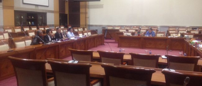 Dirut PT Gala Bumi Perkasa saat Raker Komisi 3 DPR RI, Rabu 7/12 (dok. Indra/KM)