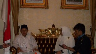 Bupati Cianjur Irvan Rivalno memberikan terangan kepada media usai pelantikan pejabat teras baru (dok. KM)