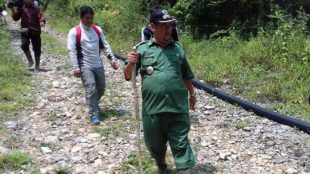 Kades Curug Bitung Engkos Kosasih (dok. KM)