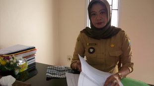 Kades Padaluyu kecamatan Cugenang, Cianjur, Neng Susilawati (dok. Muklis/KM)