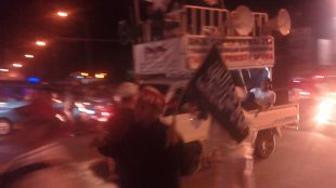 Rombongan peserta "aksi Bela Islam 3" dari Bogor yang memasuki kota Depok pada Kamis malam 1/12 (dok. Mugi/KM)