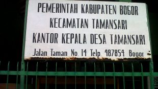 Kantor Kepala Desa Tamansari, Kabupaten Bogor (KM stock)