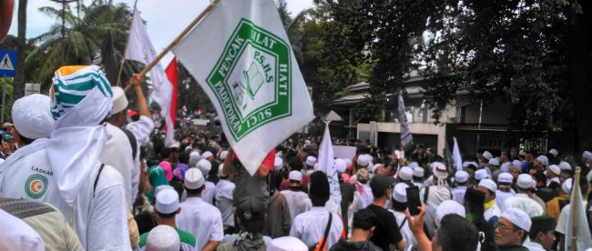 Suasana sempat menegang saat berhadapan massa pro dan kontra Ahok pada persidangan hari ini 3/1 (dok. KM)