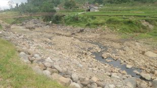 Sungai Cianten mengalami kekeringan diduga akibat proyek PLTMH PT. JDG. (dok. KM)