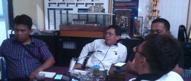 Kepsek SMAN 13 Depok M. Mahfuddin saat memberikan keterangan pada awak media (dok. KM)